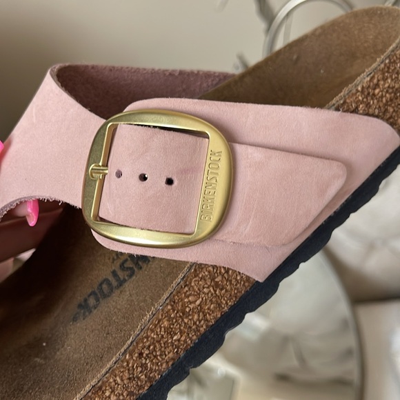 Birkenstock Gizeh big buckle sandals in pink nubuck leather - Picture 6 of 13